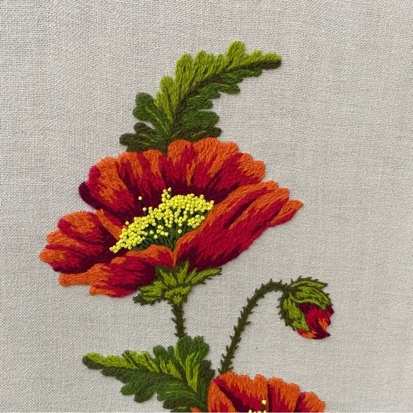 Vintage crewel 1960s Americana Folk‎ Art Large Scale Framed Poppies Needlepoint - Picture 4 of 6